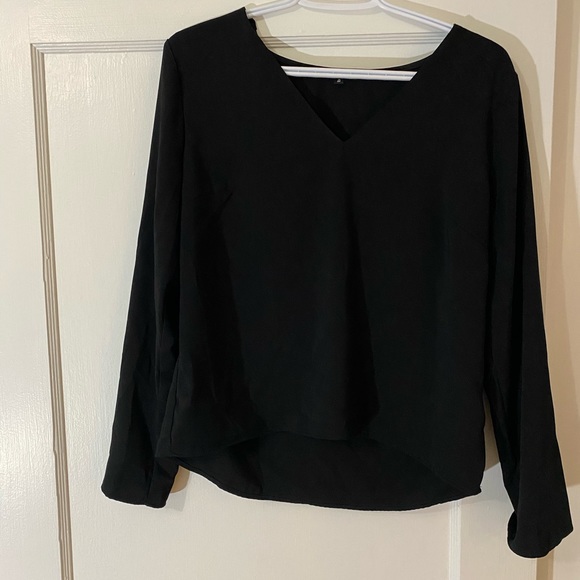 Black V-neck - Picture 2 of 4